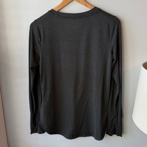Athleta Women's Uptempo Charcoal Grey Long Sleeve Top - Picture 6 of 8